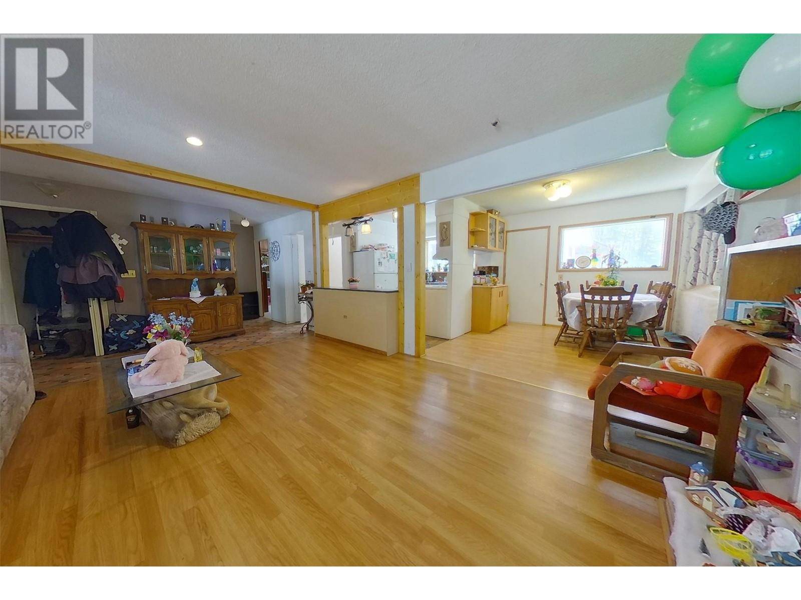 Yahk, BC V0B1G1,8307 Highway 95 Highway