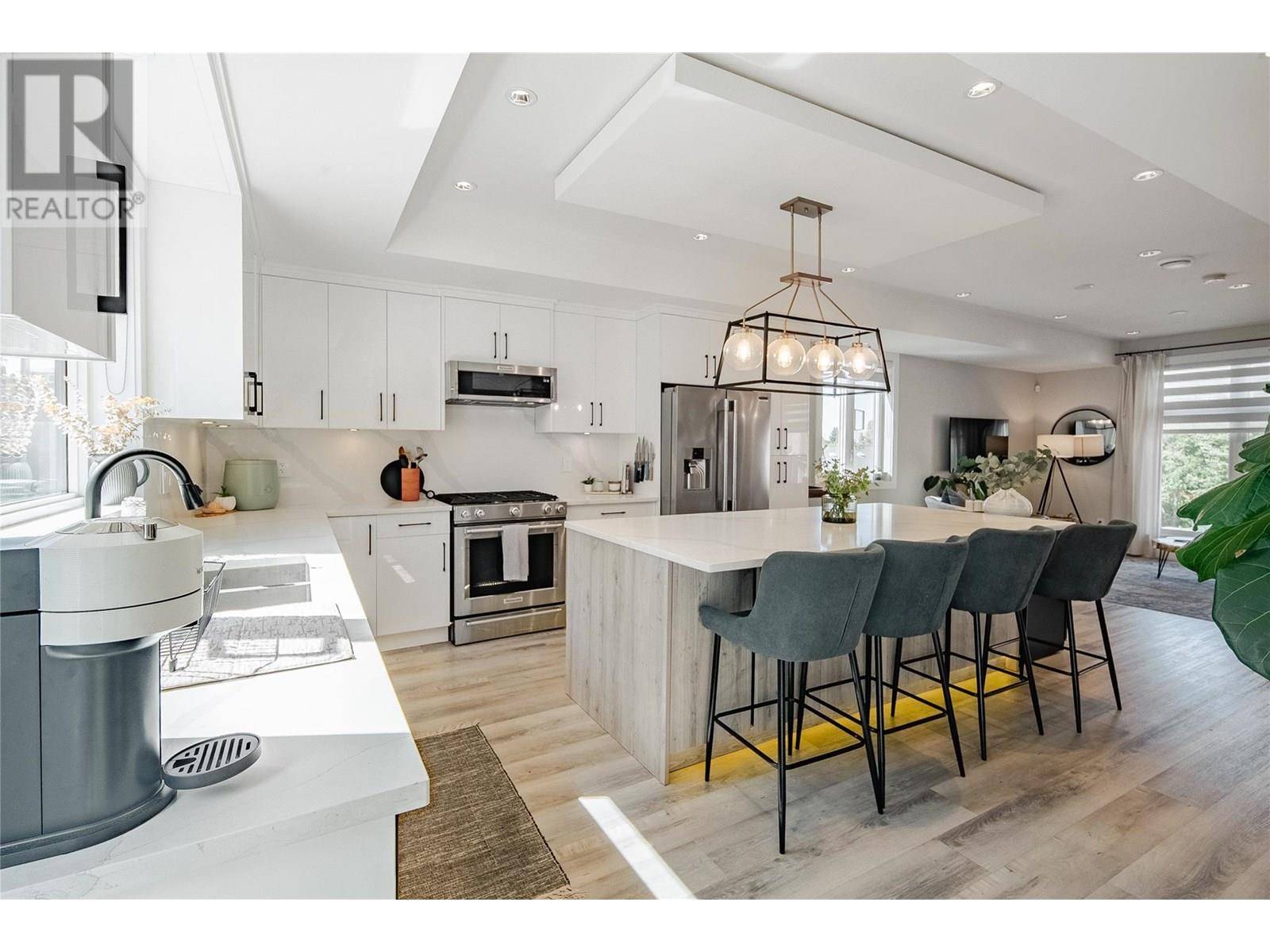 Kelowna, BC V1Y6R5,1524 Lakeview Street