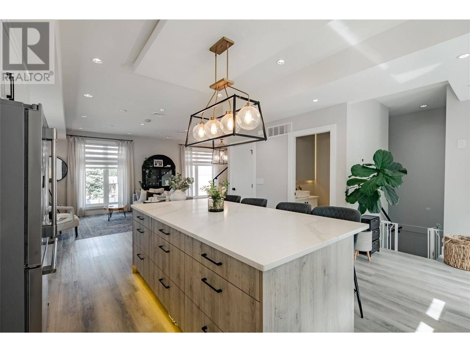 Kelowna, BC V1Y6R5,1524 Lakeview Street