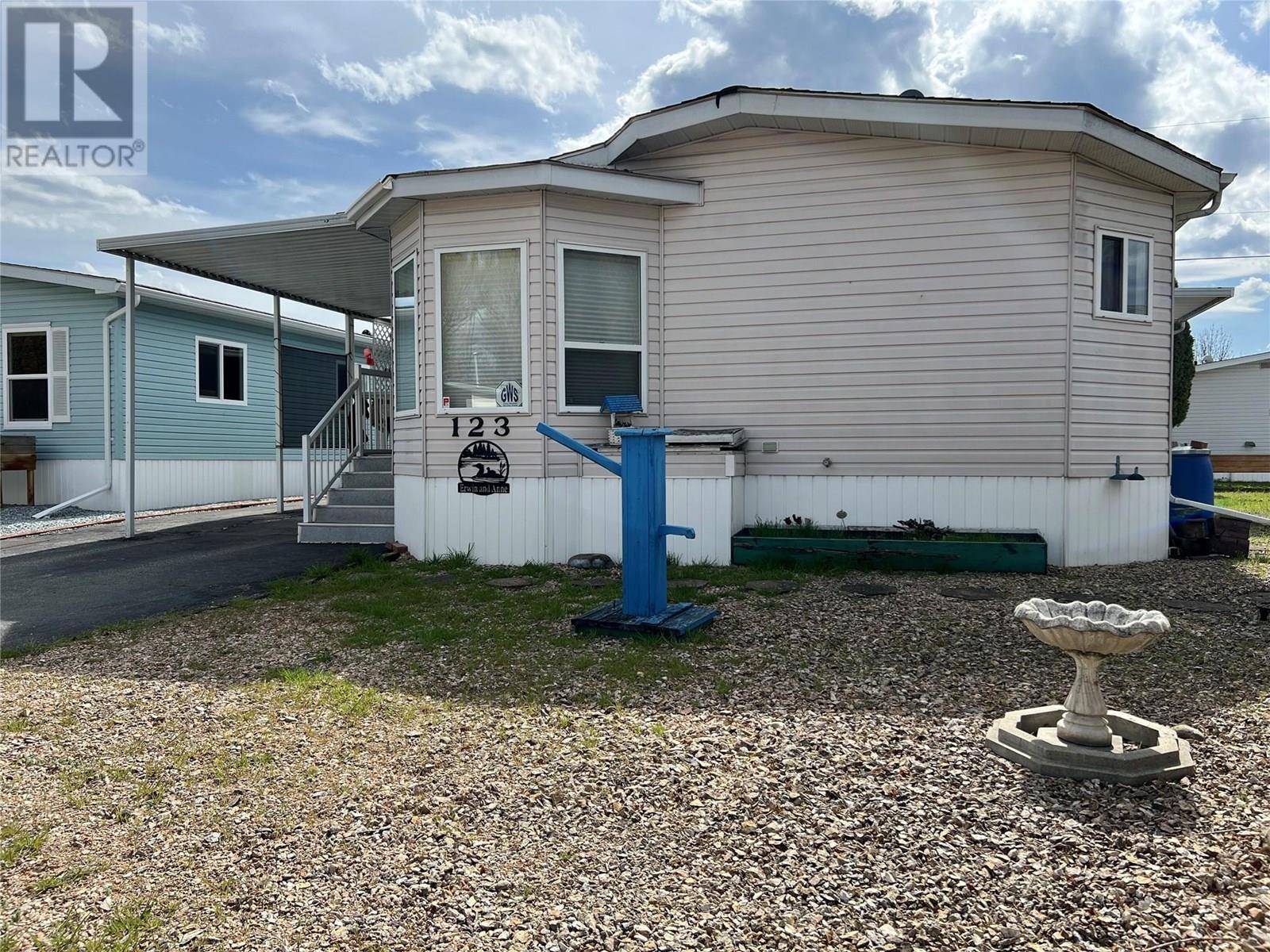 Vernon, BC V1T7A8,5484 25 AVE #123