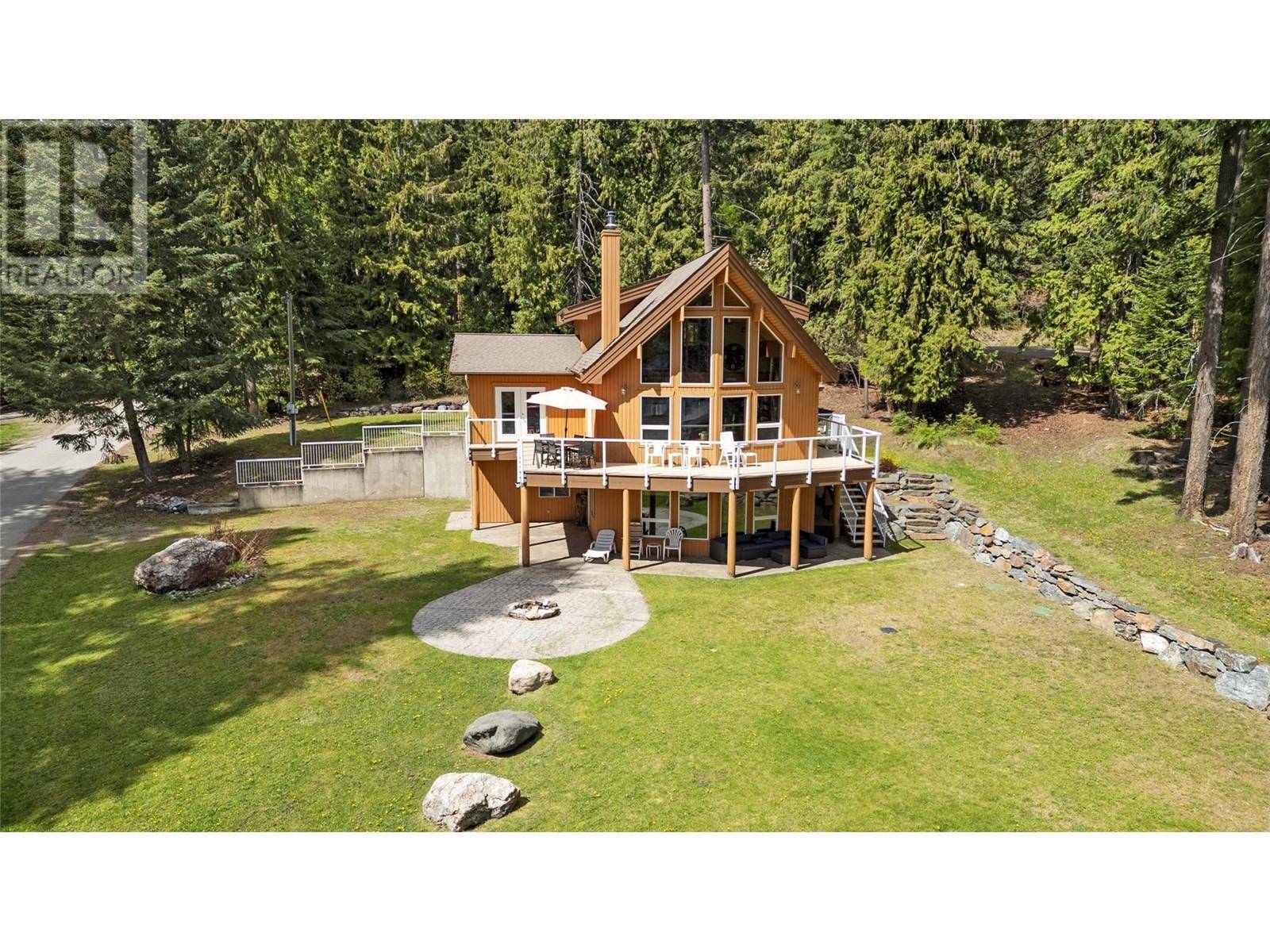 Anglemont, BC V0E1M8,7889 Gardiner Road