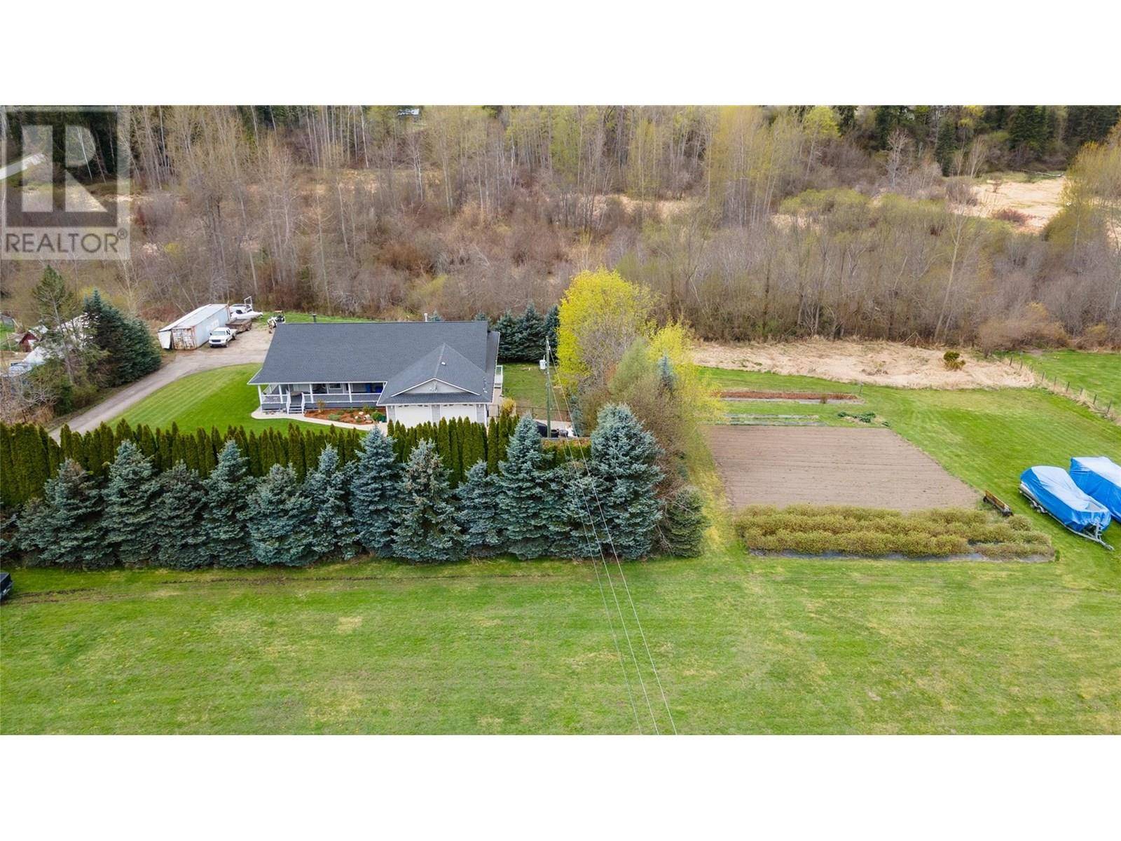Salmon Arm, BC V1E1Y4,2201 50th Street