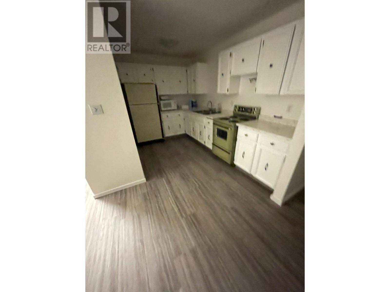 Keremeos, BC V0H1N2,716 3RD Avenue