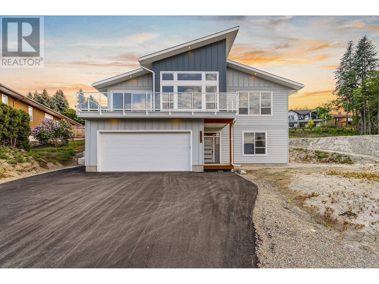2594 Grand View Place, Blind Bay, BC V0E1H2