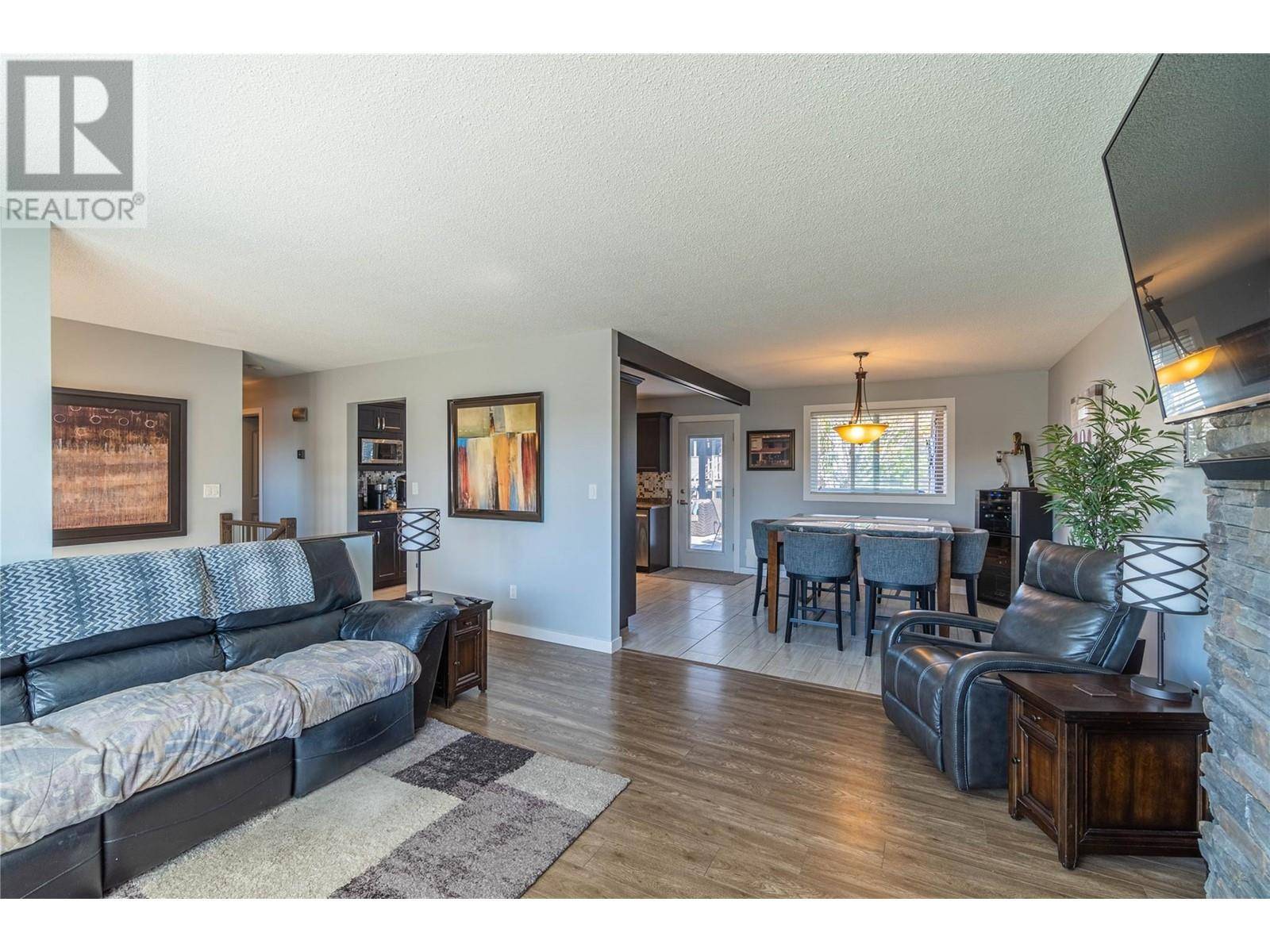 Kamloops, BC V2B5B7,667 Cambridge Crescent