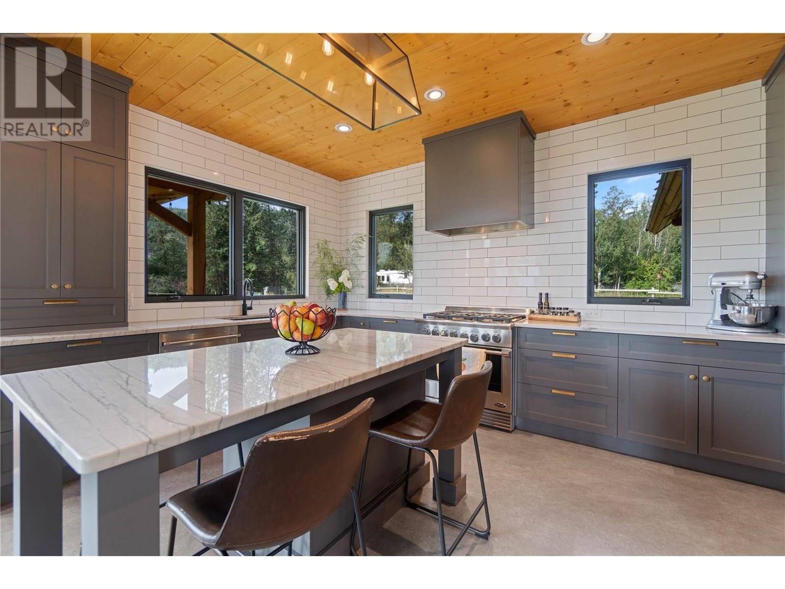 Peachland, BC V0H1X8,6400 Keyes Avenue