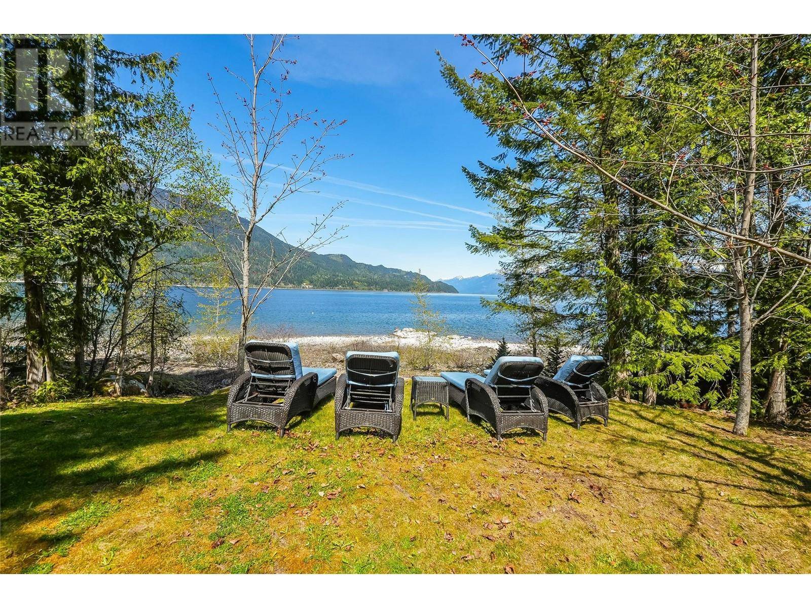 271 KOOTENAY LAKE Road, Procter, BC V1L0B6