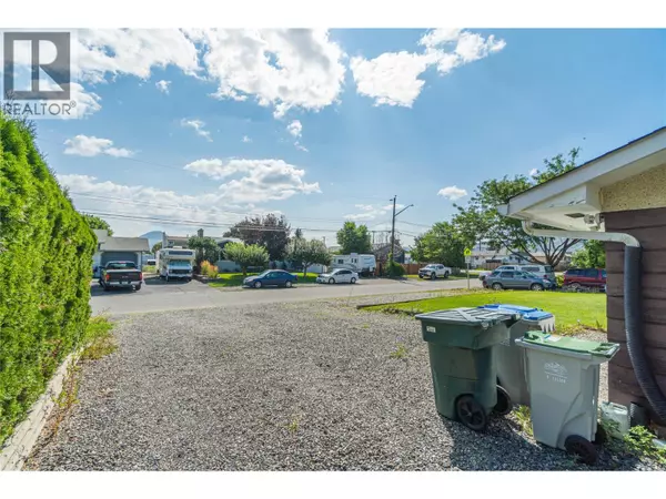 Kamloops, BC V2B5R4,1118 Chateau Street