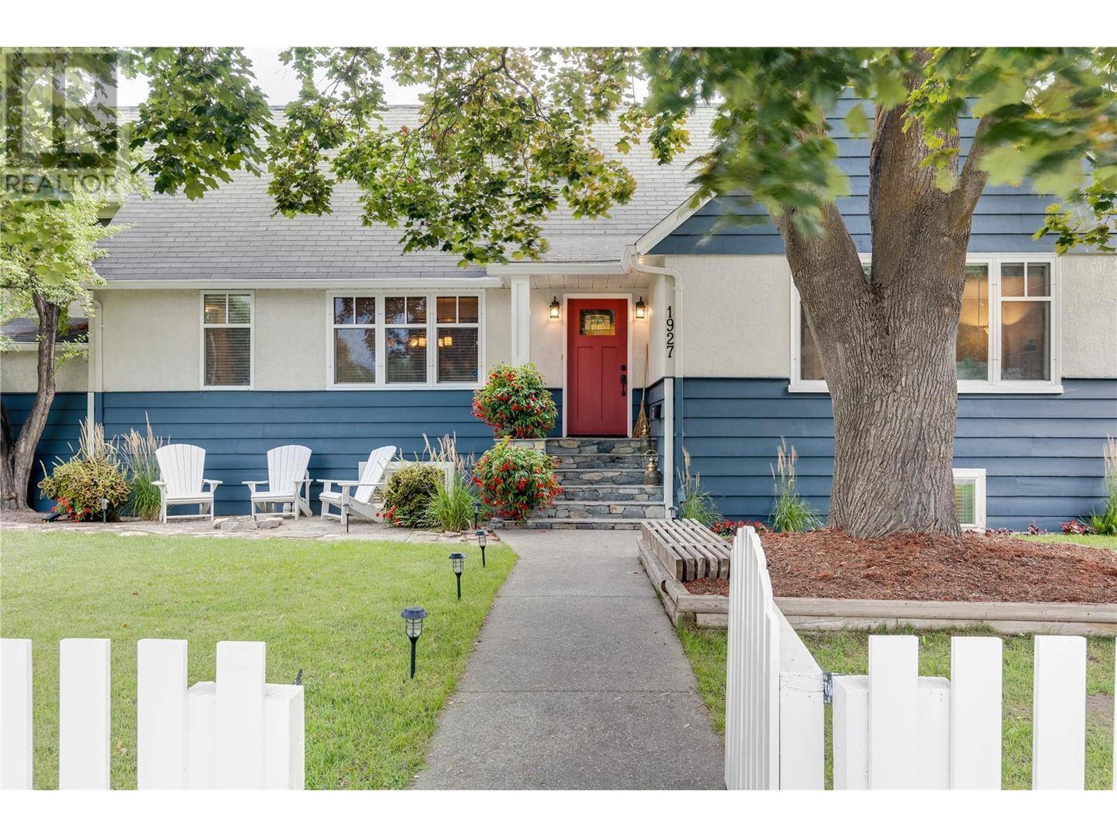 1927 Knox Crescent, Kelowna, BC V1Y1K9