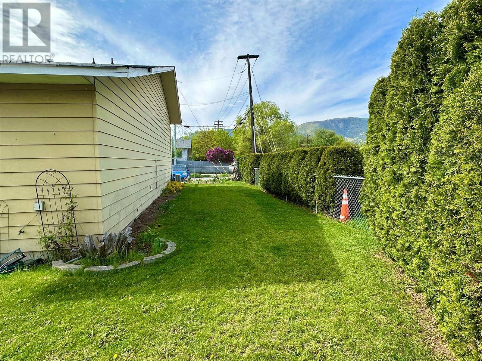 Penticton, BC V2A2B7,798 Eckhardt Avenue W