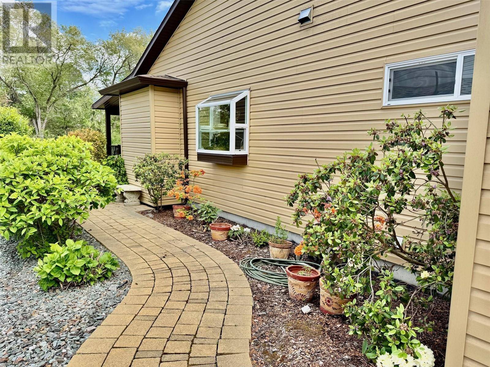 Vernon, BC V1H1Z1,4147 4th Street