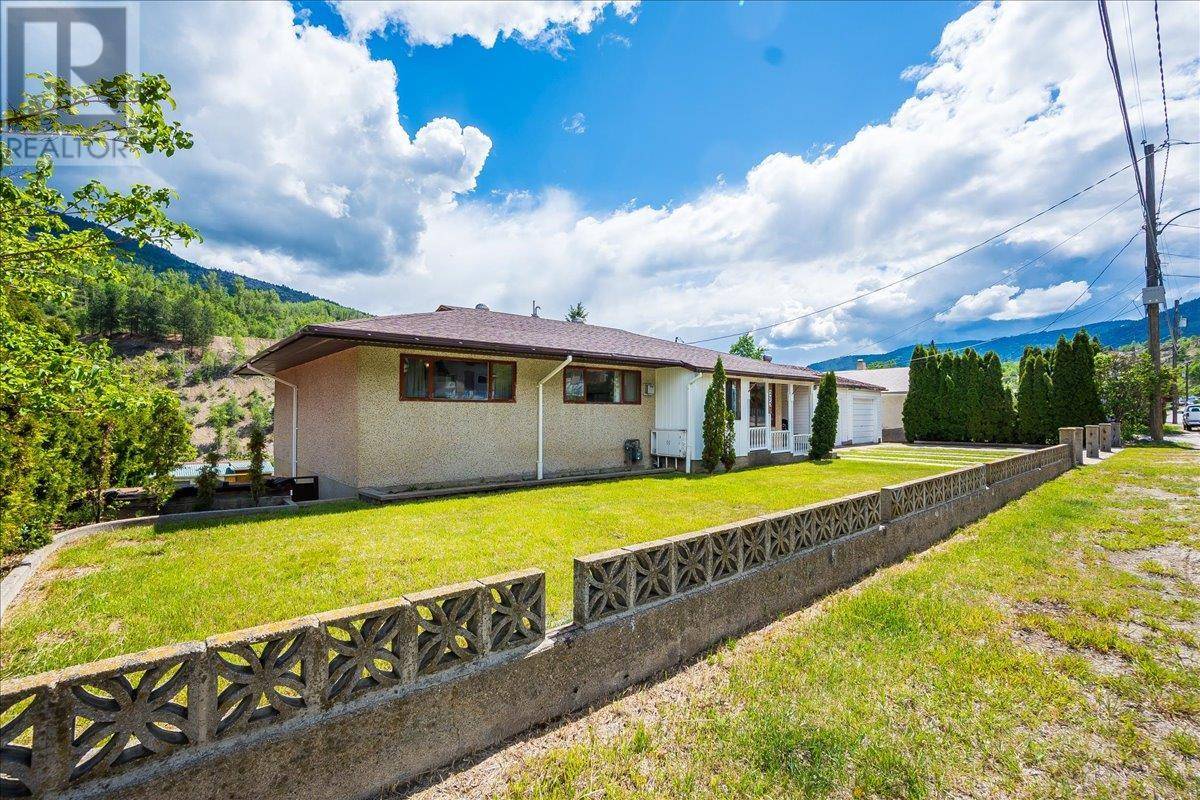 Rivervale, BC V1R4V3,275 2nd Avenue