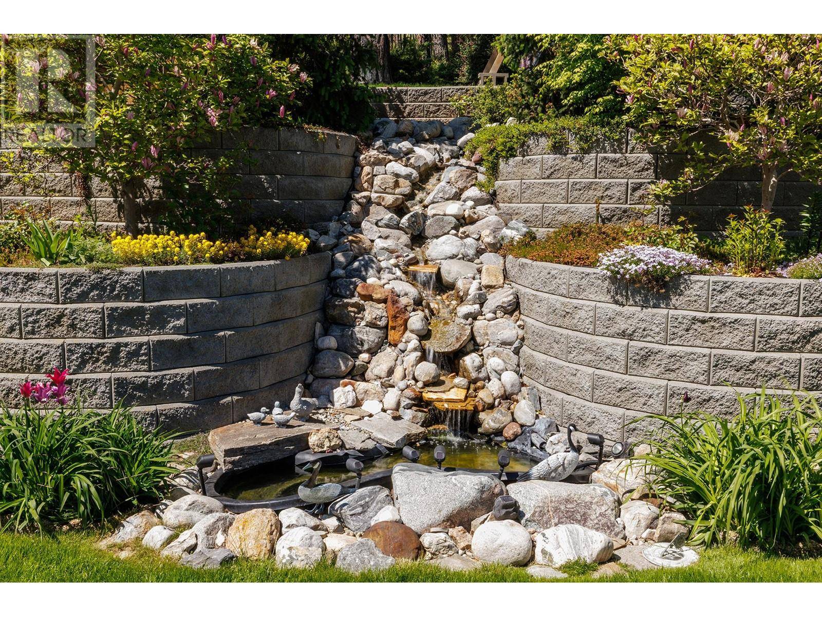 Kelowna, BC V1V2L4,356 Woodpark Crescent