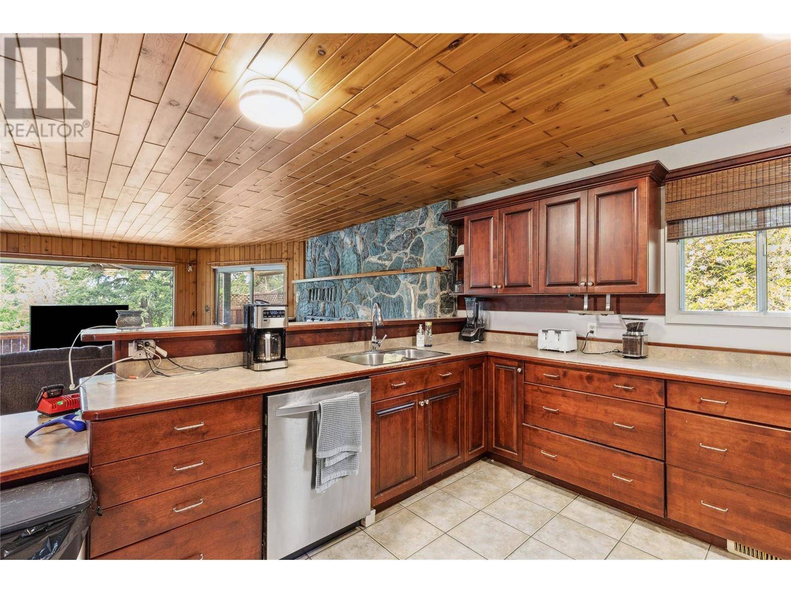 Blind Bay, BC V0E2W2,3101 Cedar Drive