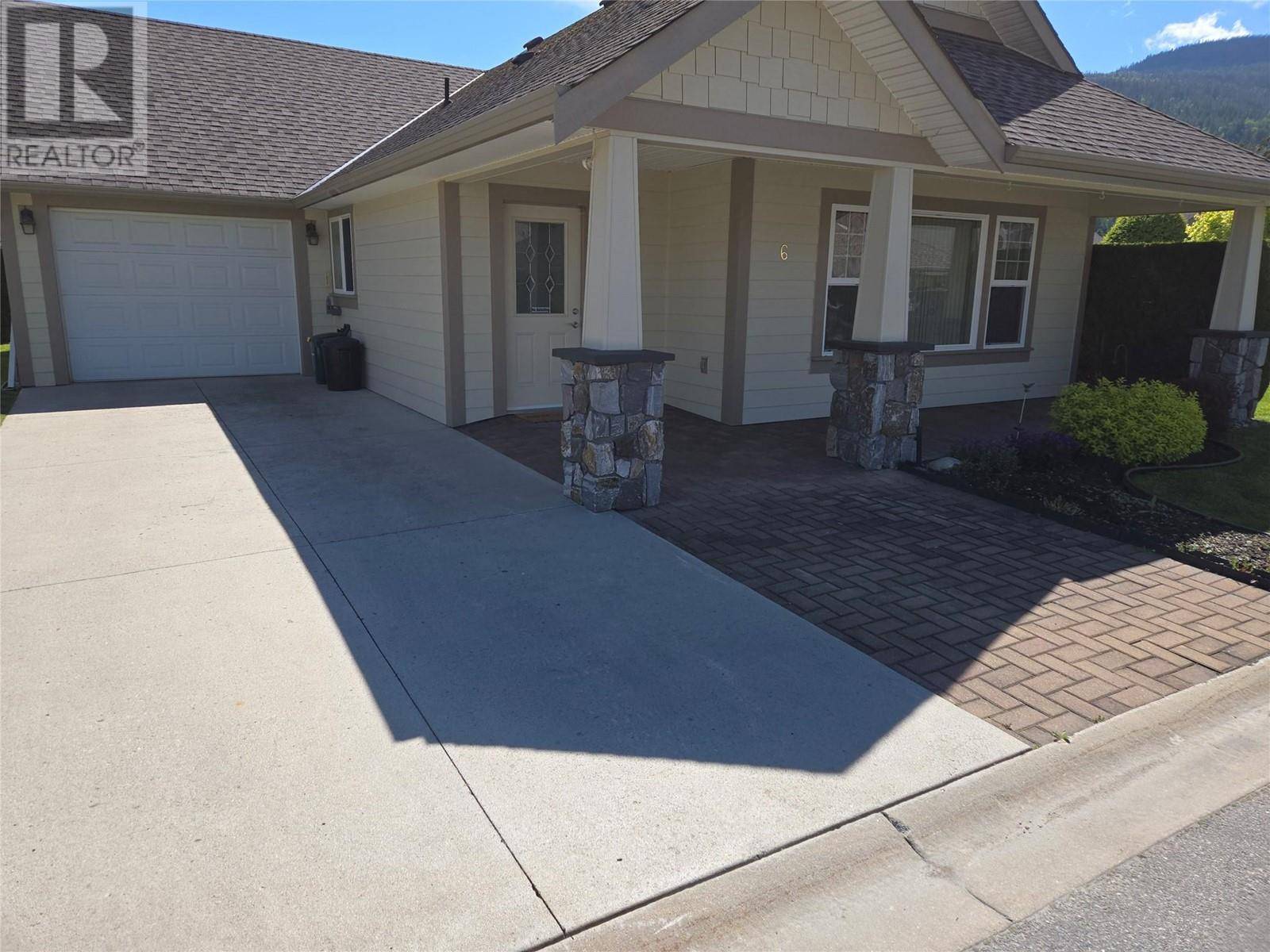 Salmon Arm, BC V1E0A5,1231 10 ST Southwest #6