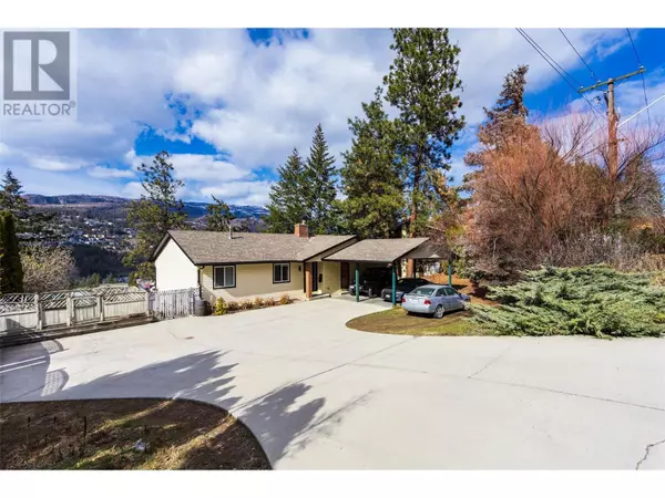 2094 Tomat Avenue, Kelowna, BC V1Z3J2