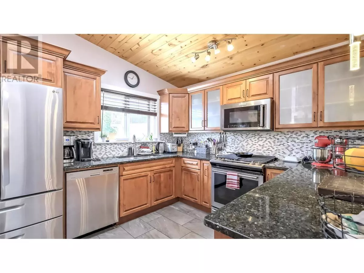 Summerland, BC V0H1Z4,12821 Schaeffer Crescent
