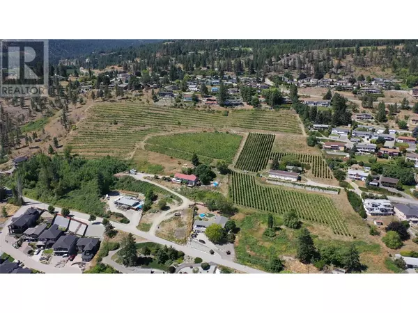Peachland, BC V0H1X7,6212 Gummow Road & 6266 Lipsett Avenue