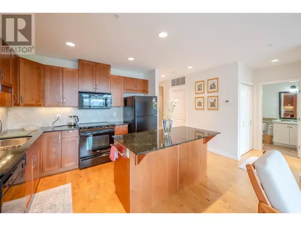 Penticton, BC V2A6G6,3301 Skaha Lake RD #406