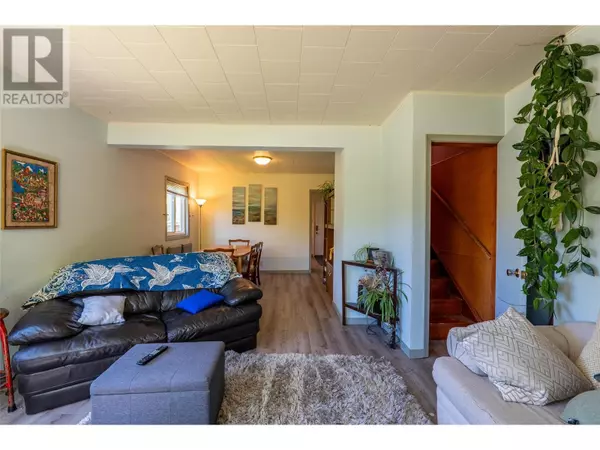 Nelson, BC V1L3T6,809 DAVIES Street