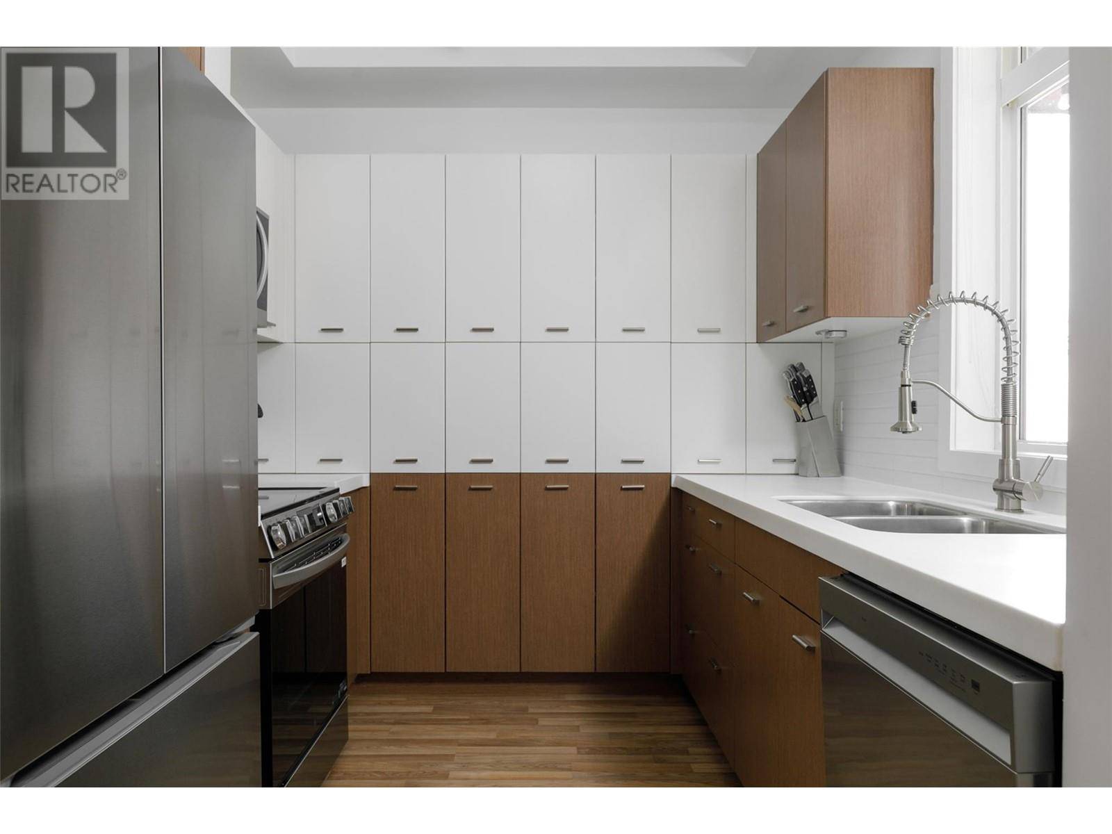 Kelowna, BC V1Y9Y8,1550 Dickson AVE #110
