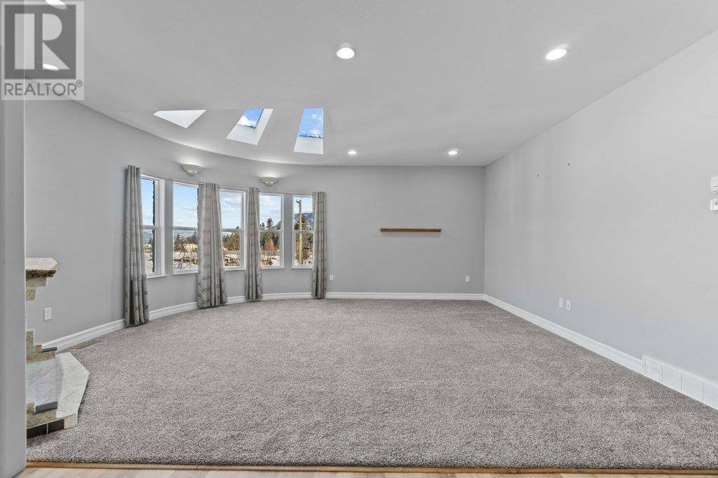 Salmon Arm, BC V1E2B6,2860 15 Avenue NE