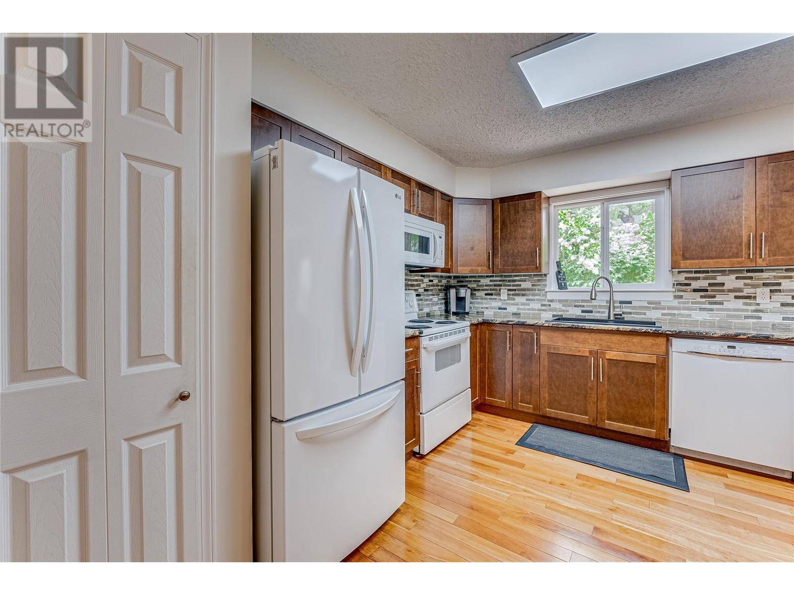 Vernon, BC V1T7S4,3911 15 Street