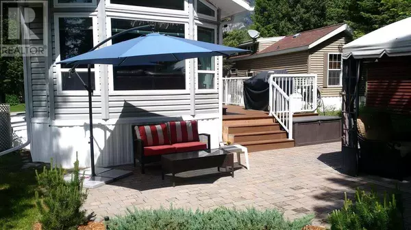 Radium Hot Springs, BC V0A1M0,4889 LYNX Crescent