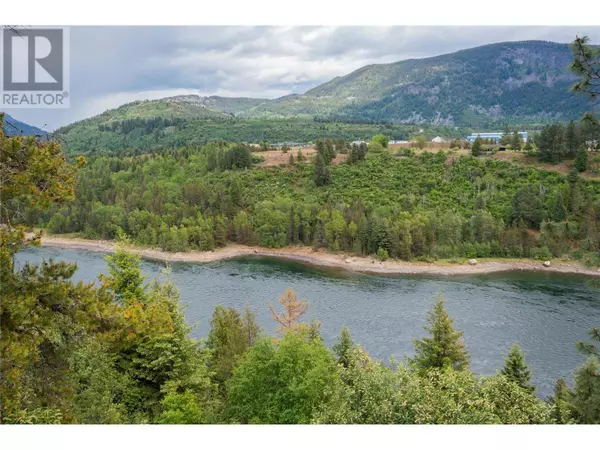 Castlegar, BC V1N3W5,1923 Riverside Crescent