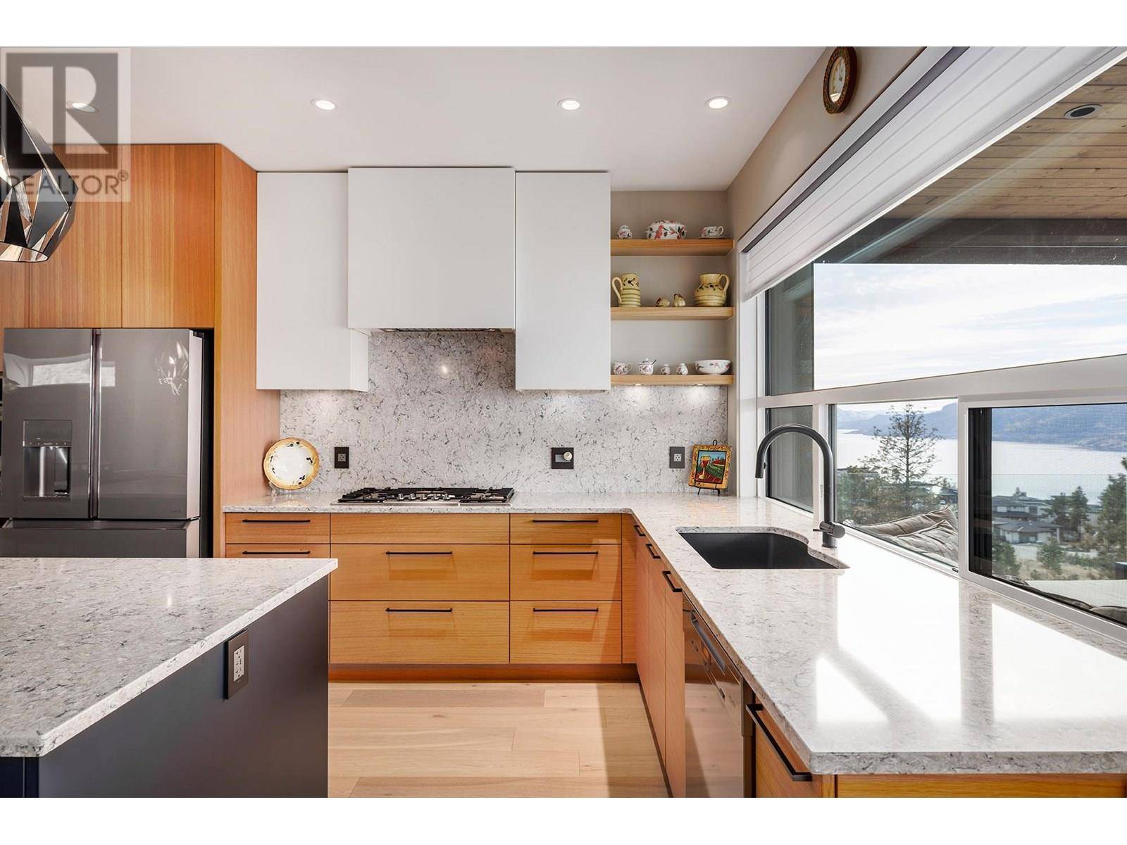 Lake Country, BC V4V0A9,9814 Beacon Hill Crescent