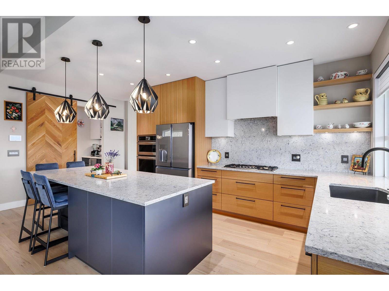 Lake Country, BC V4V0A9,9814 Beacon Hill Crescent