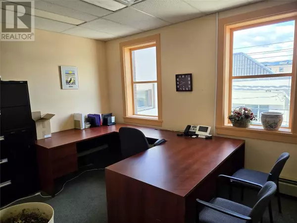 Penticton, BC V2A5B7,301 MAIN ST #202