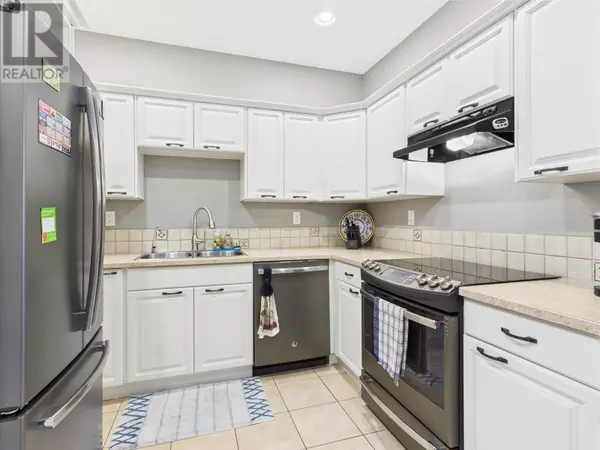 Osoyoos, BC V0H1V3,15 Solana Key CT #108