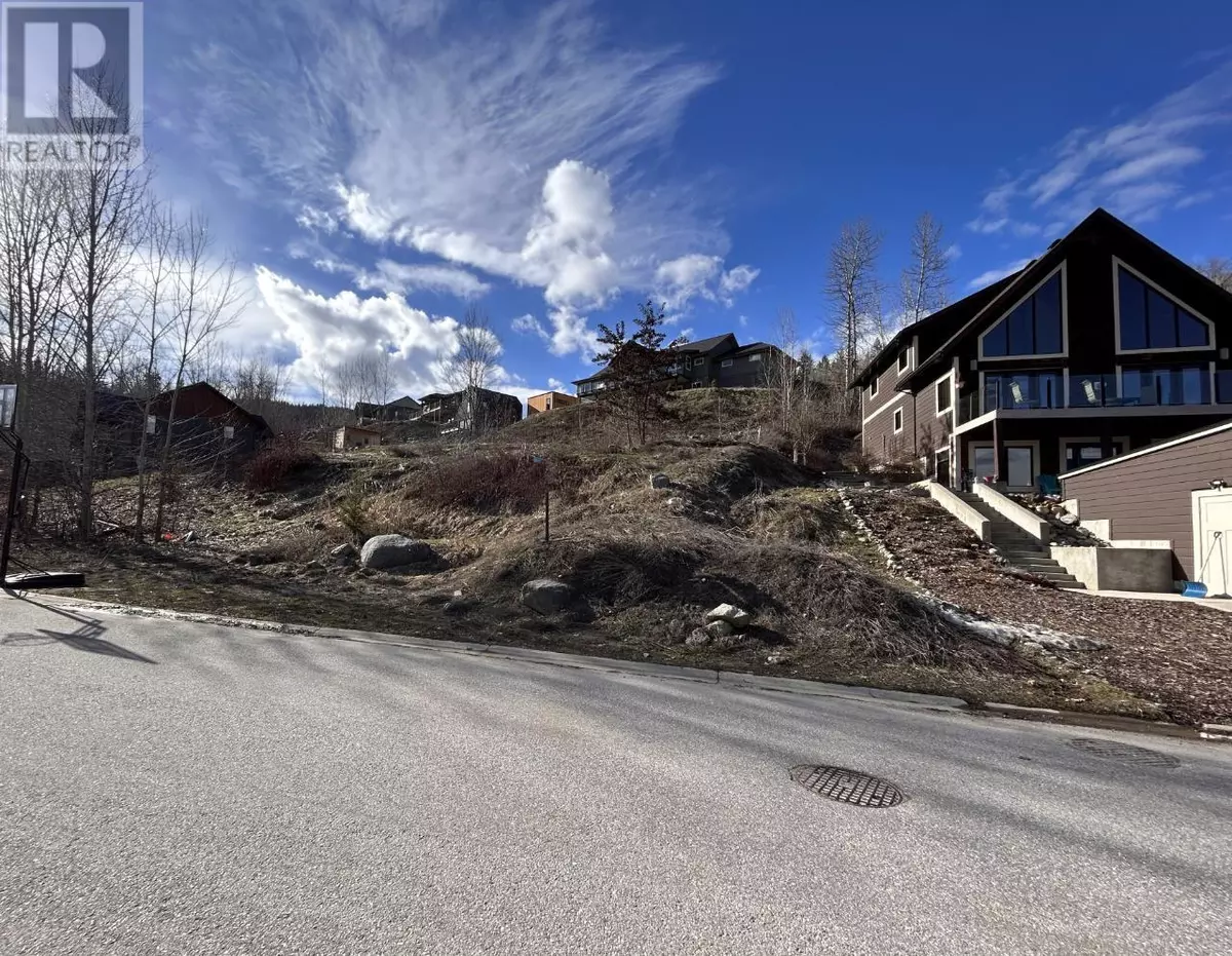 Rossland, BC V0G1Y0,806 WHITE TAIL Drive