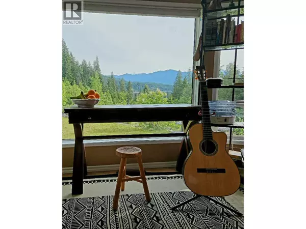 Balfour, BC V0G1C0,1273 QUEENS BAY Road