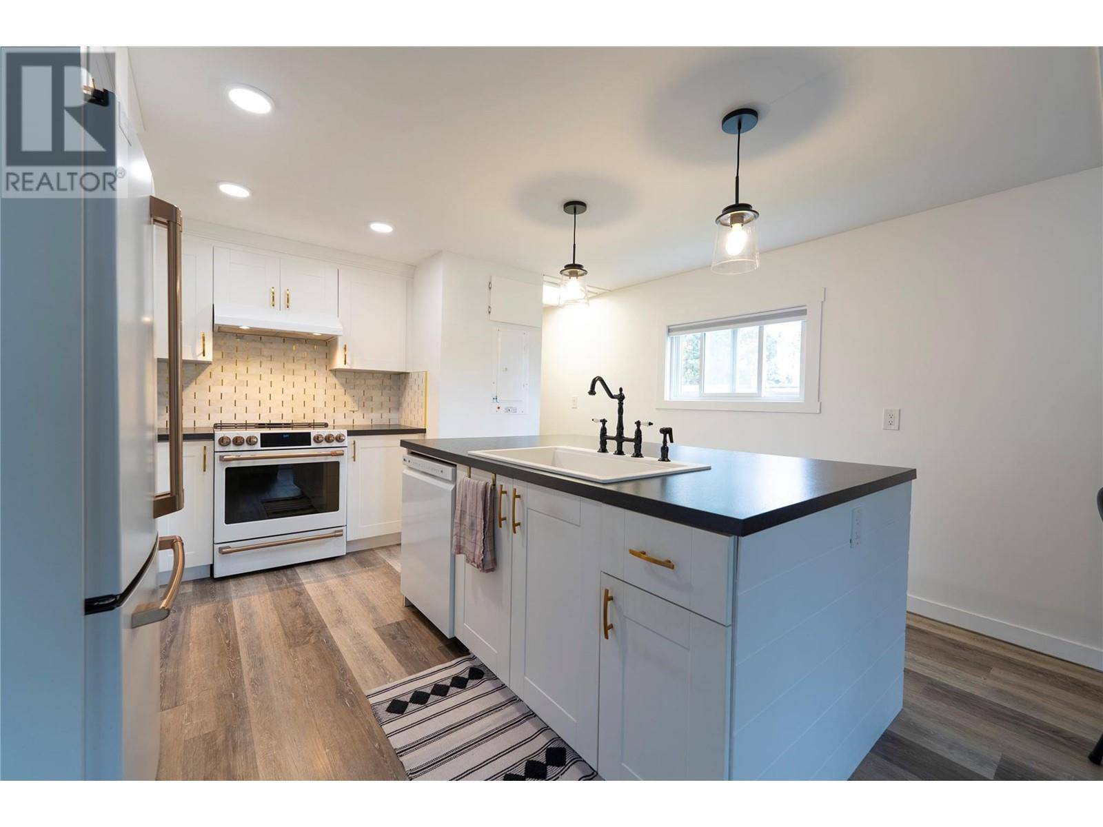 Westbank, BC V4T2A3,1860 Boucherie RD #108