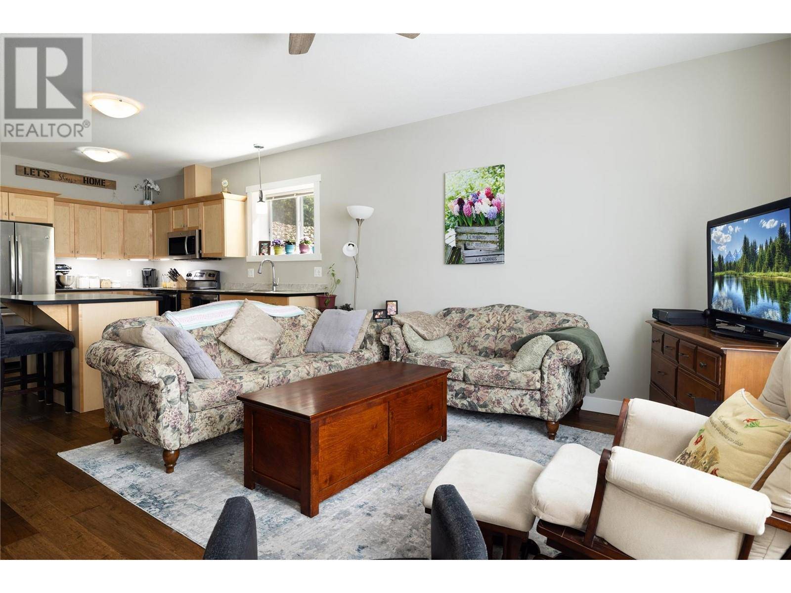 Salmon Arm, BC V1E0C4,1449 1 AVE Northeast #501