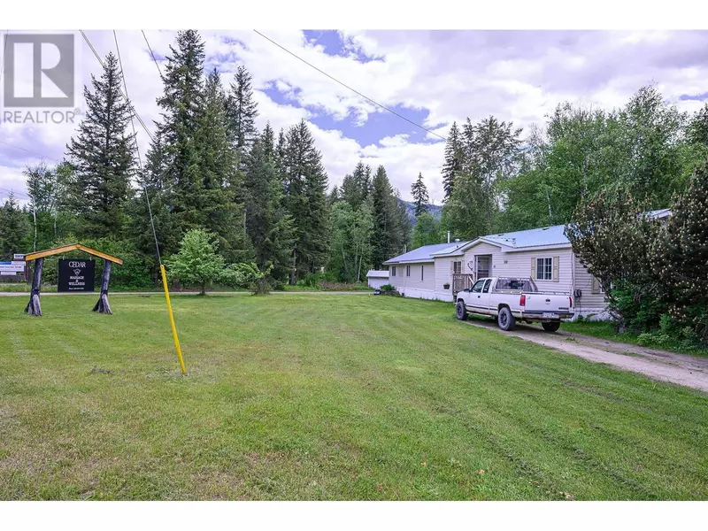 32 OLD N THOMPSON  E Highway, Clearwater, BC V0E1N2