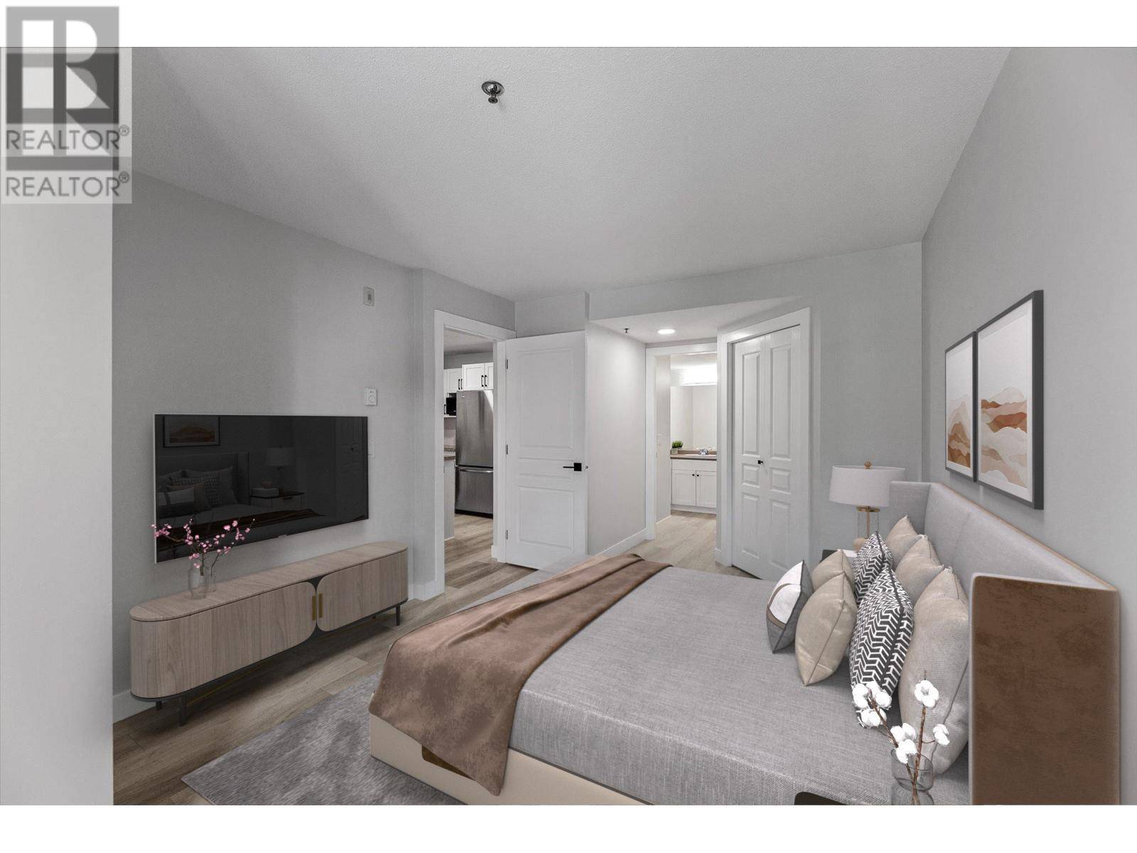 Kelowna, BC V1Y9Z1,1083 Sunset DR #319