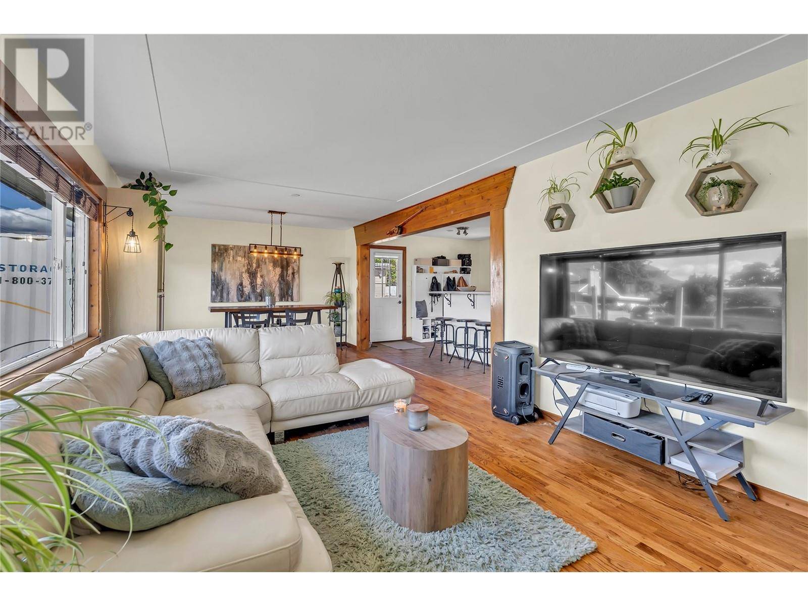 Penticton, BC V2A2Z3,53 Granby Place