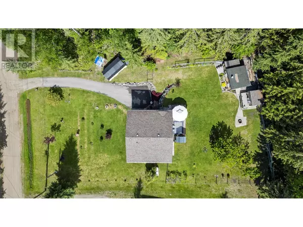 Anglemont, BC V0E1M8,7688 Mountain Drive