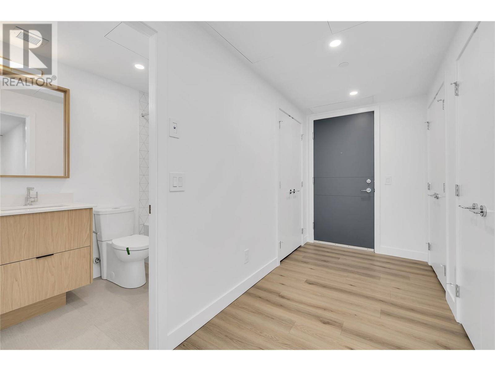 Kelowna, BC V1Y0M6,1488 Bertram ST #3306