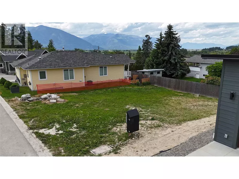 405 CANYON ST #10, Creston, BC V0B1G3
