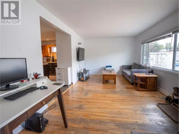 Penticton, BC V2A4N8,989 Kilwinning Street