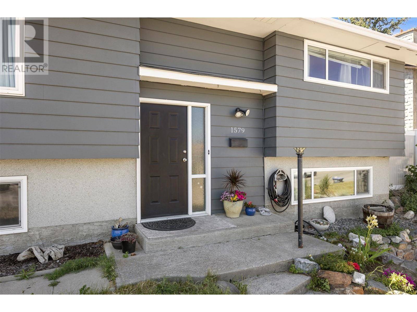 Kamloops, BC V2B7R3,1579 SOUTHVIEW Terrace