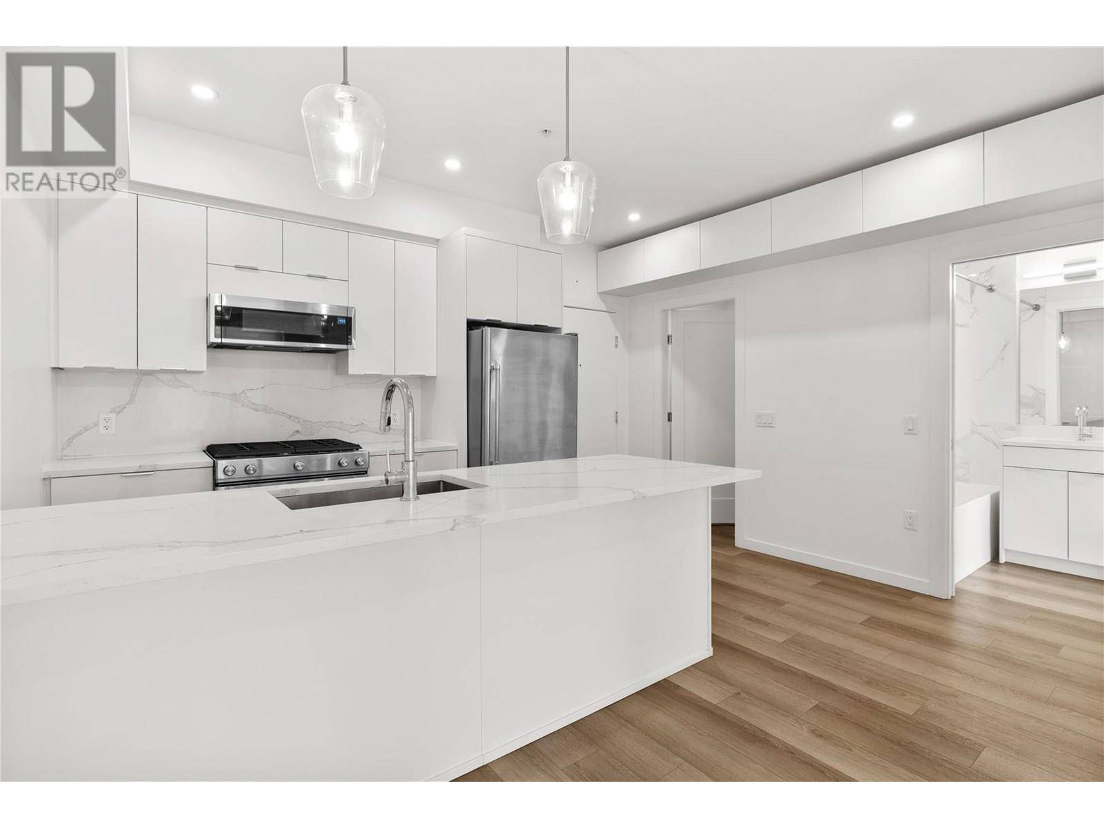 Kelowna, BC V1Y1M6,2627 Gore ST #204