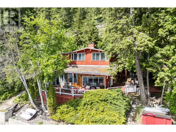 Tappen, BC V0E2W0,4750 Sunnybrae Canoe Point Road