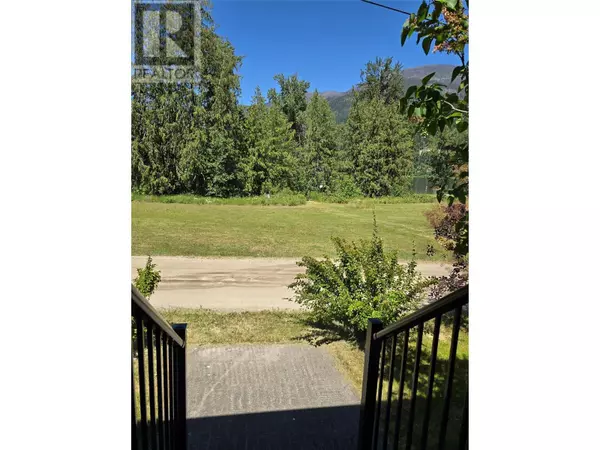 Adams Lake, BC V0E1M2,8758 HOLDING RD #14