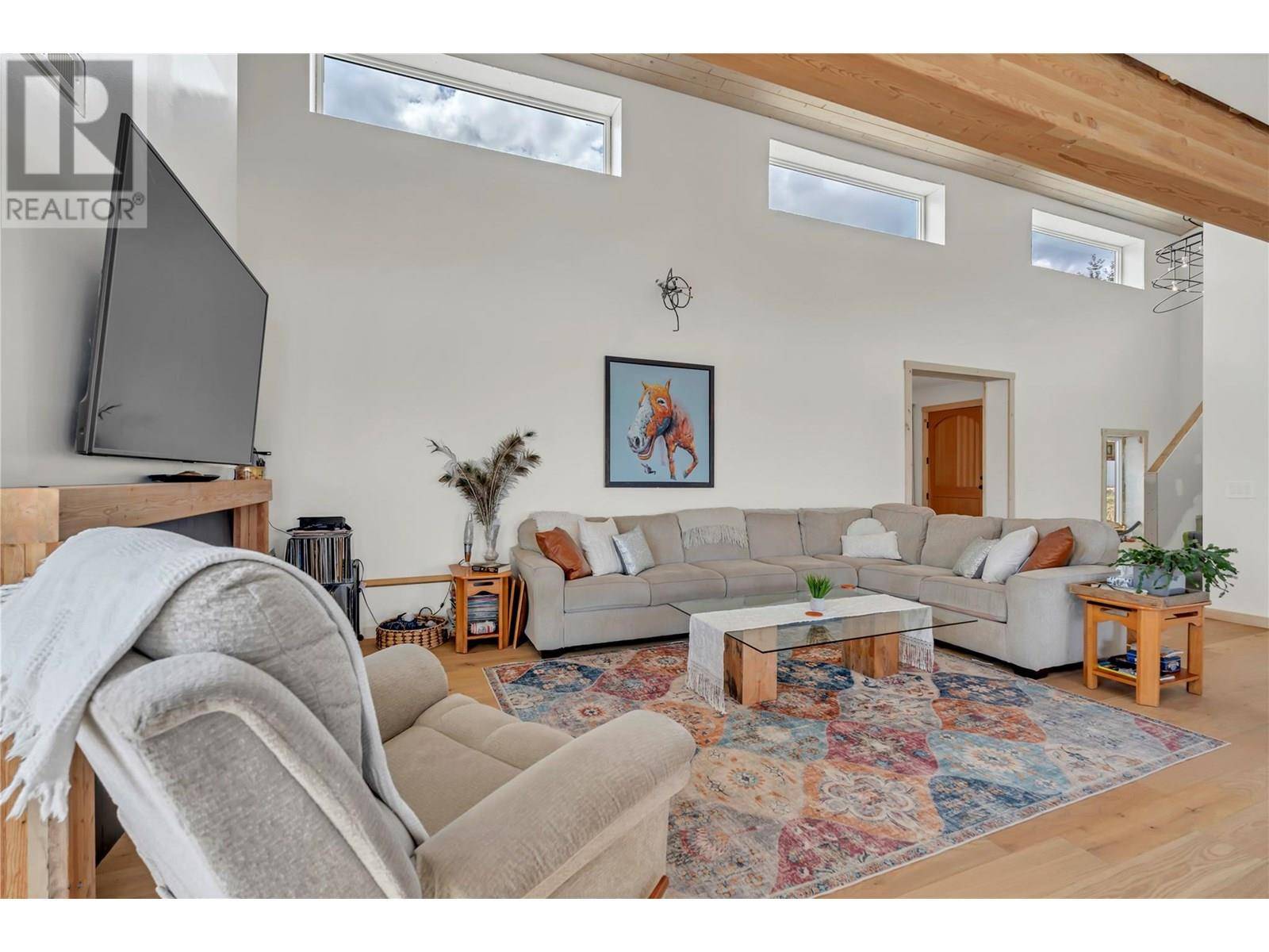 Peachland, BC V0H1X4,6074 Jackson Crescent