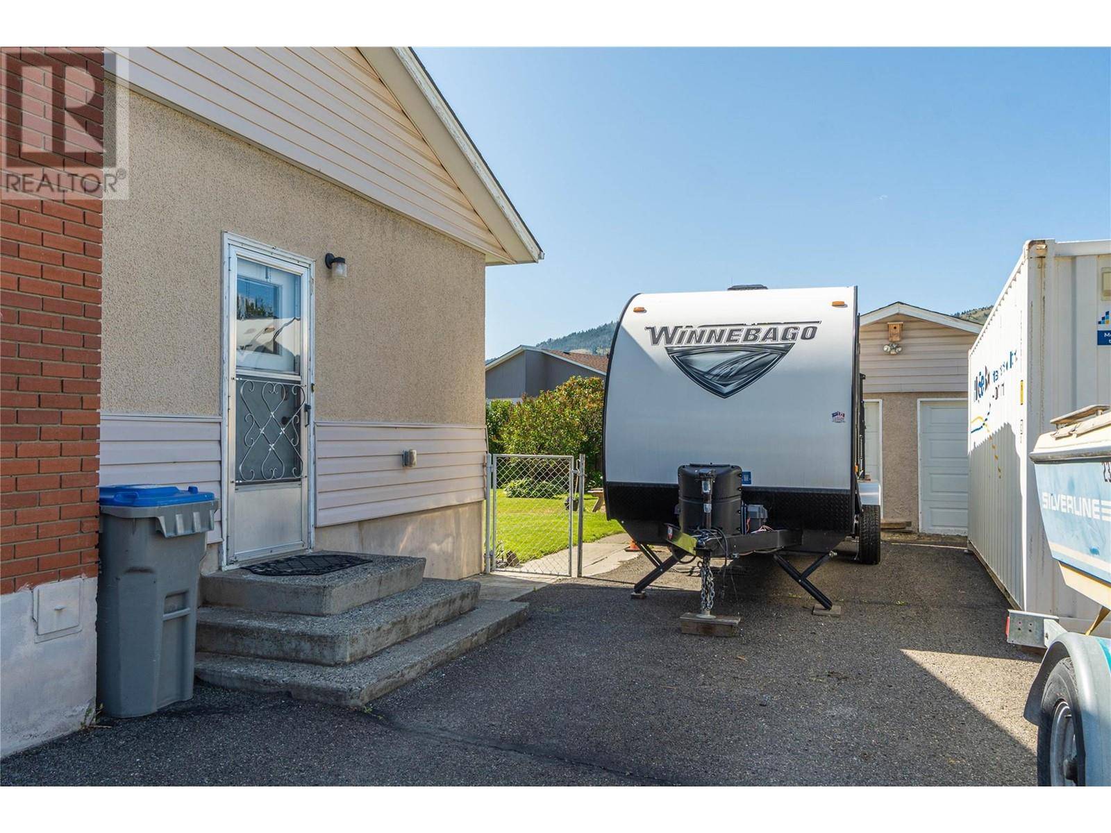 Kamloops, BC V2B4M7,2321 YOUNG Avenue